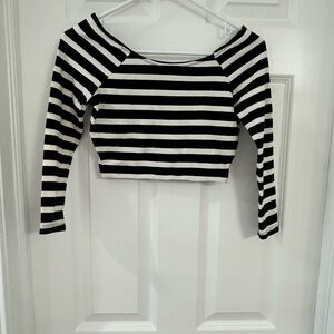 Forever 21 Black and White Striped Long Sleeve Crop Top Scoop Neck - Size Small